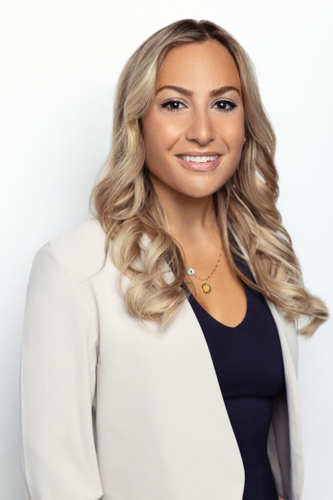 Nicole Campana, Adaxa Broker