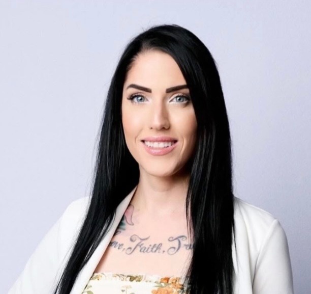 Melissa Drake, Adaxa Broker